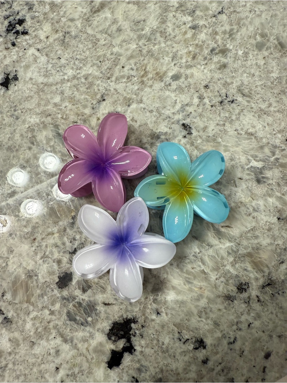 Set of 3 Gradient Flower Hair Clips - Pink, Blue, White